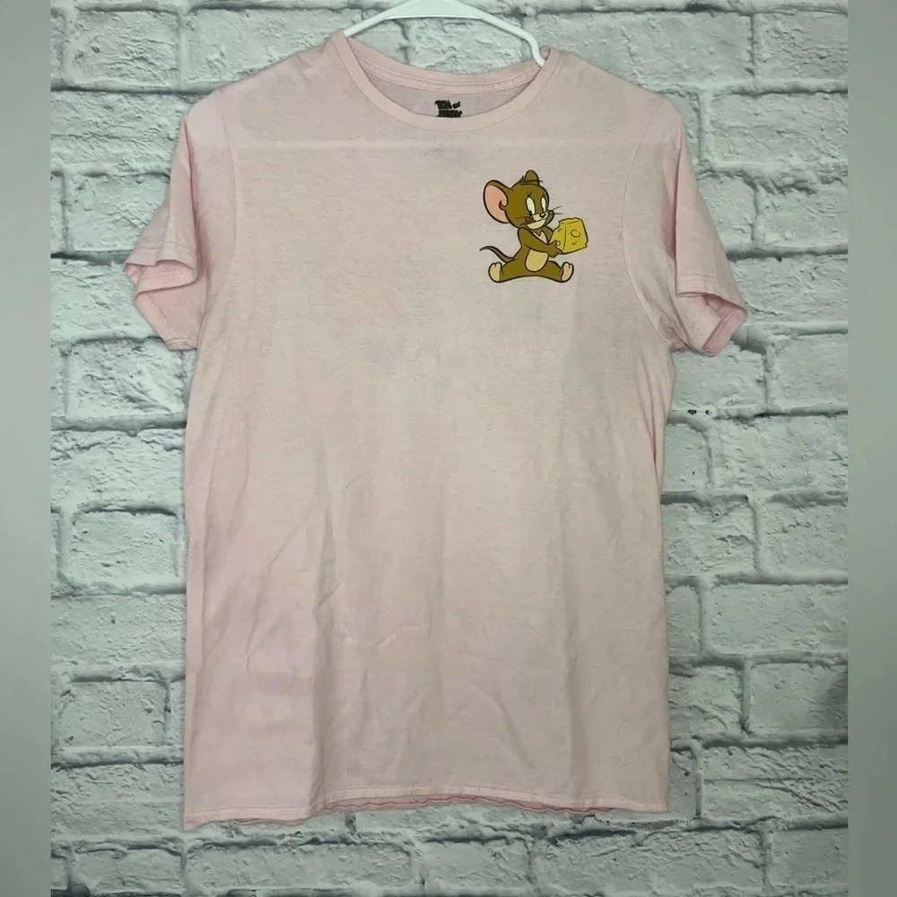 Tom & Jerry womenās graphic tee size S.